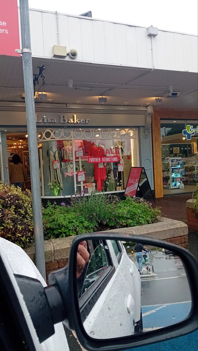 Witness2Hope's tweet image. Best way to cope with the Rain  buy a Bargain ❤️🤣🌧