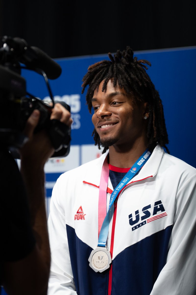 CULionsMBB's tweet image. SILVER for @_averybrown3 and @USAUniTeam! 🥈
Our guy Avery Brown and Team USA 3x3 finished on the podium at the @FISU World University Games! 🇺🇸🏀
#RoarLionRoar🦁 // #OnlyHere🗽