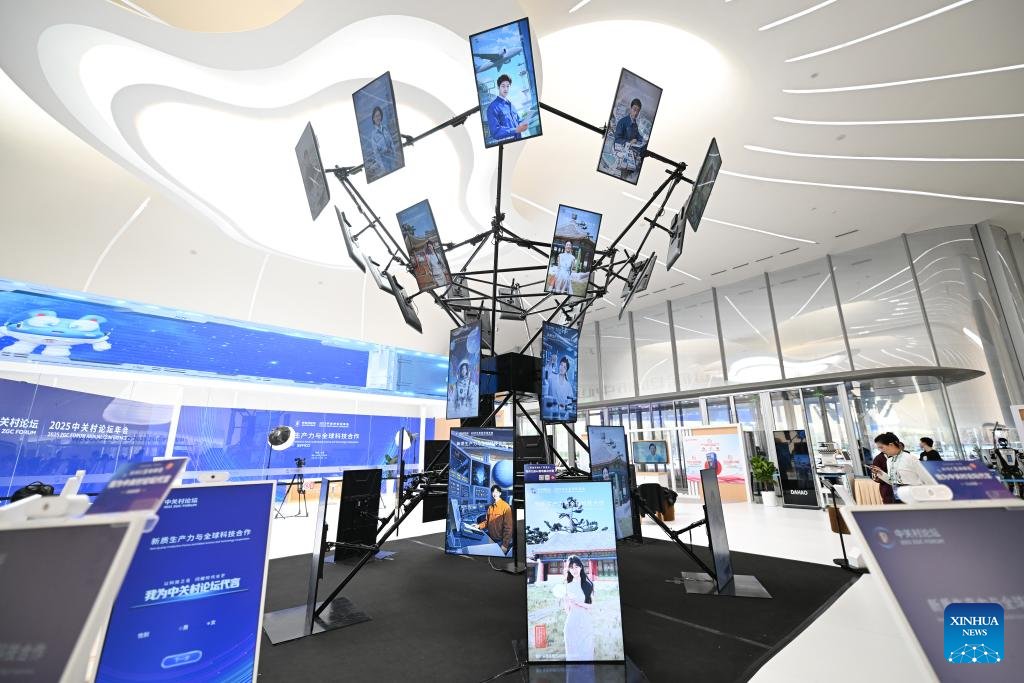 ChinaScience's tweet image. China had more than 1.12 billion internet users as of June 2025, with an internet penetration rate of 79.7%, representing a 1.1% increase from December 2024, according to a report released by the China Internet Network Information Center on Monday.