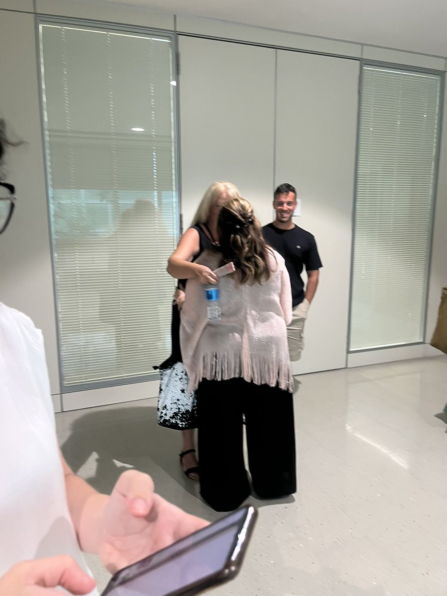 CosGrup's tweet image. 😊 Hoy nuestra compañera Hermi Vega @HermiVega1 ha defendido su tesis doctoral sobre movimiento y música en la Educación Infantil! Enhorabuena Doctora, lo has hecho genial!! 🎉 @CosGrup @UV_EG  #formaciondelprofesorado #educacioninfantil #educacionmusical