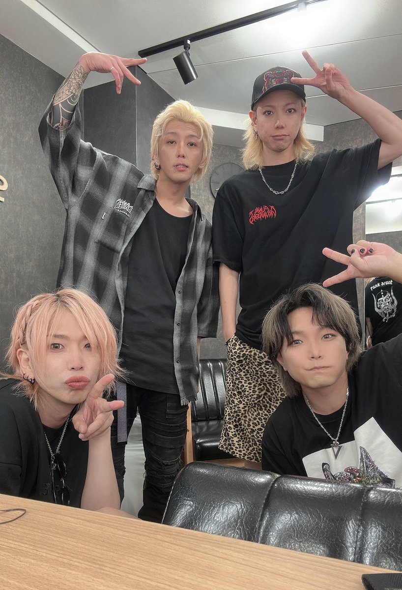 SLH SHARE LOCK HOMES KARASU アクスタ カラス Amazon.co.jp