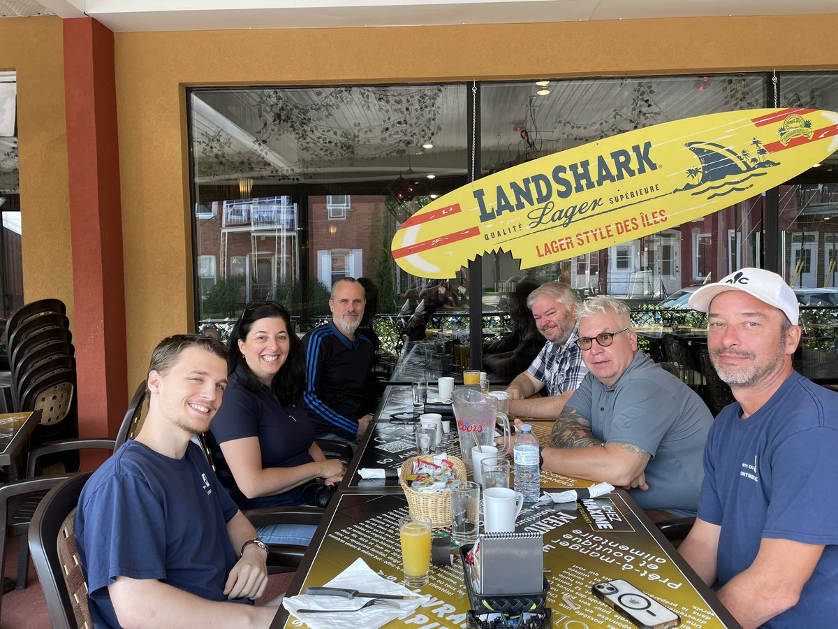 MFLemay4's tweet image. J’étais présente samedi dernier lors du blitz de porte-à-porte pour soutenir @E_Duhaime et les militants du @PconservateurQc d’Arthabaska.
C’était une magnifique journée à parcourir les rues en bonne compagnie et à rencontrer des gens de la région. L’accueil était chaleureux et…