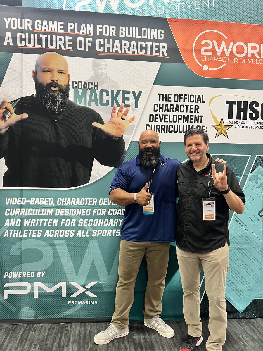 PMXProMaxima's tweet image. PMX Owner, David Hoodis, with #mackeyspeaks at @THSCAcoaches Coaching School.
#2words
#characterdevelopment
#poweredbyPMX
