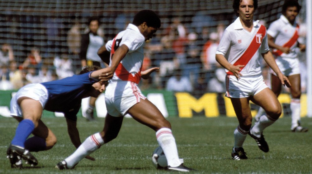 80s90sfootball's tweet image. It's World Cup footballer A-Z time again
It's Day 21, so name any footballer from any era that has played at the World Cup beginning with the letter U (first name or surname)
We'll start with Julio Cesar Uribe
Over to you....