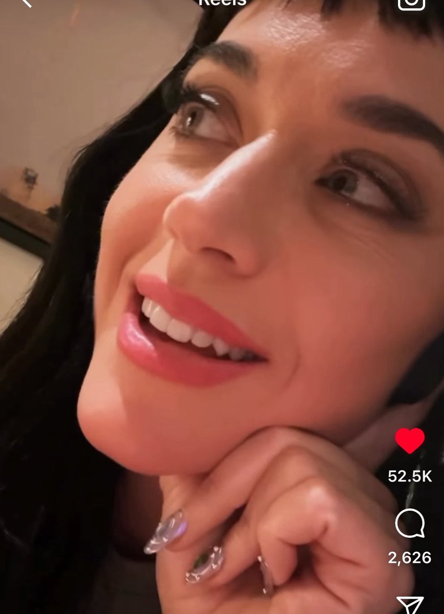 PopDrug's tweet image. 🚨 Katy Perry on “almost falling” after her recent midair prop mishap:
“Honestly, I’ve been falling for a long time now. I gave my love to the world and everyone in it, but in the end, they all left me. So if I fall now, I don’t think I’ll care anymore.”