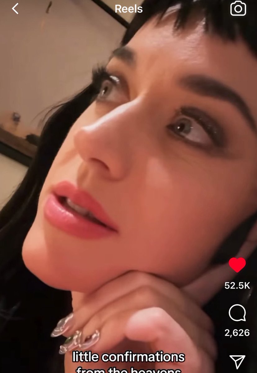 PopDrug's tweet image. 🚨 Katy Perry on “almost falling” after her recent midair prop mishap:
“Honestly, I’ve been falling for a long time now. I gave my love to the world and everyone in it, but in the end, they all left me. So if I fall now, I don’t think I’ll care anymore.”