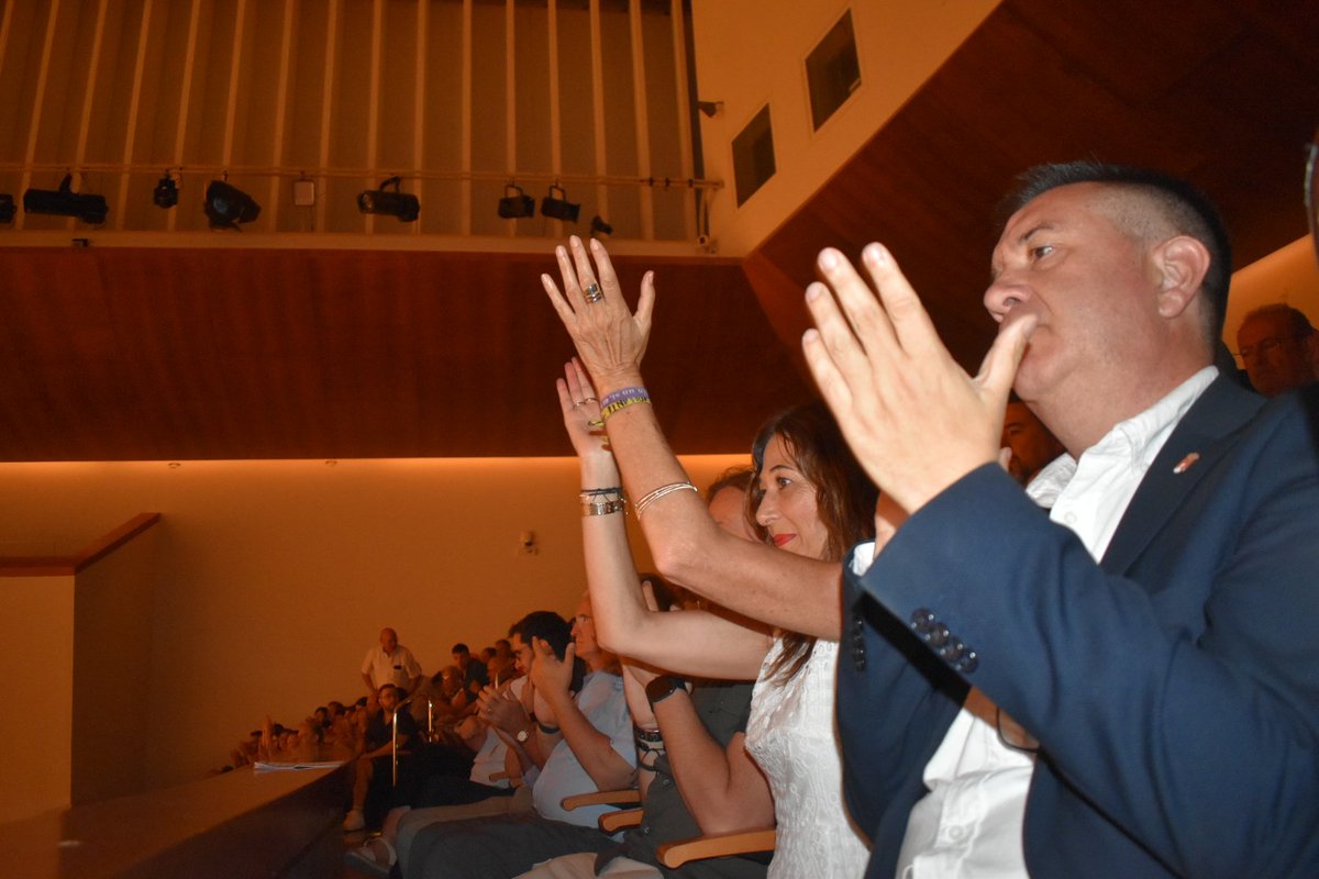 Enhorabuena a la Sociedad Unión Musical de #Almansa ‼️🤩

Ayer conquistaba el Palau de la Música en el 137 Certamen Internacional de Bandas de Música Ciutat de València 👉🏻✨️ alzándose el #segundo️ premio en la #SeccióndeHonor de este prestigioso concurso👏🏻

❤️Sois un orgullo‼️