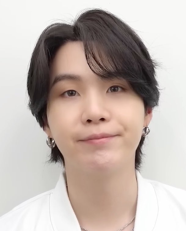 mygrchive's tweet image. BABE WAKE UP NEW YOONGI :] SMILEY JUST DROPPED