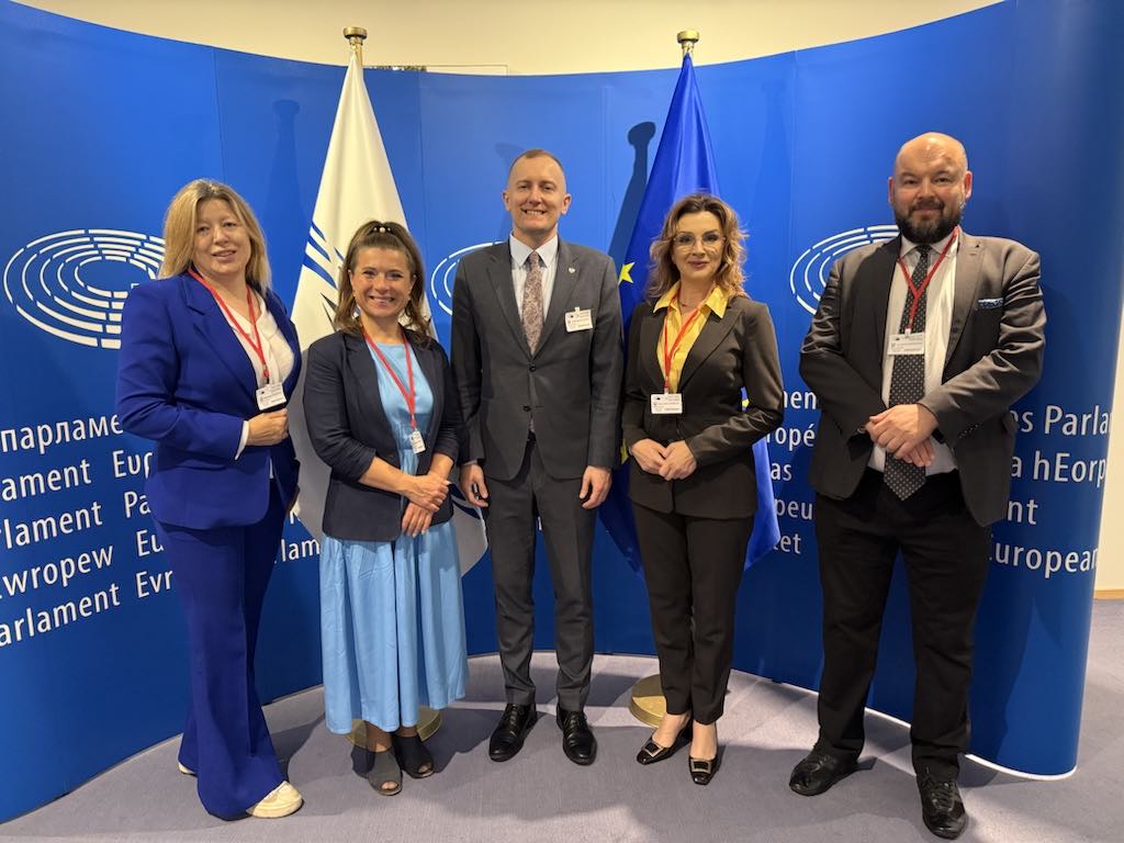 PLParliament's tweet image. 🇵🇱 Polish #Sejm delegation took part in the 1⃣0⃣7⃣th Rose-Roth Seminar of the @natopapress in Brussels (July 14–15), focused on EU-NATO cooperation.
The discussions under the theme "EU-NATO Cooperation: Essential Partnership and Democratic Resilience" brought together high-level…