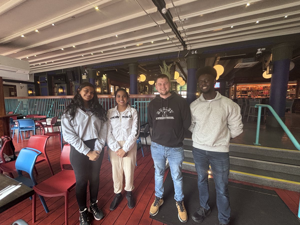 TeenTurn's tweet image. Got to love meeting the mentors before the work placement #Teenturnships!