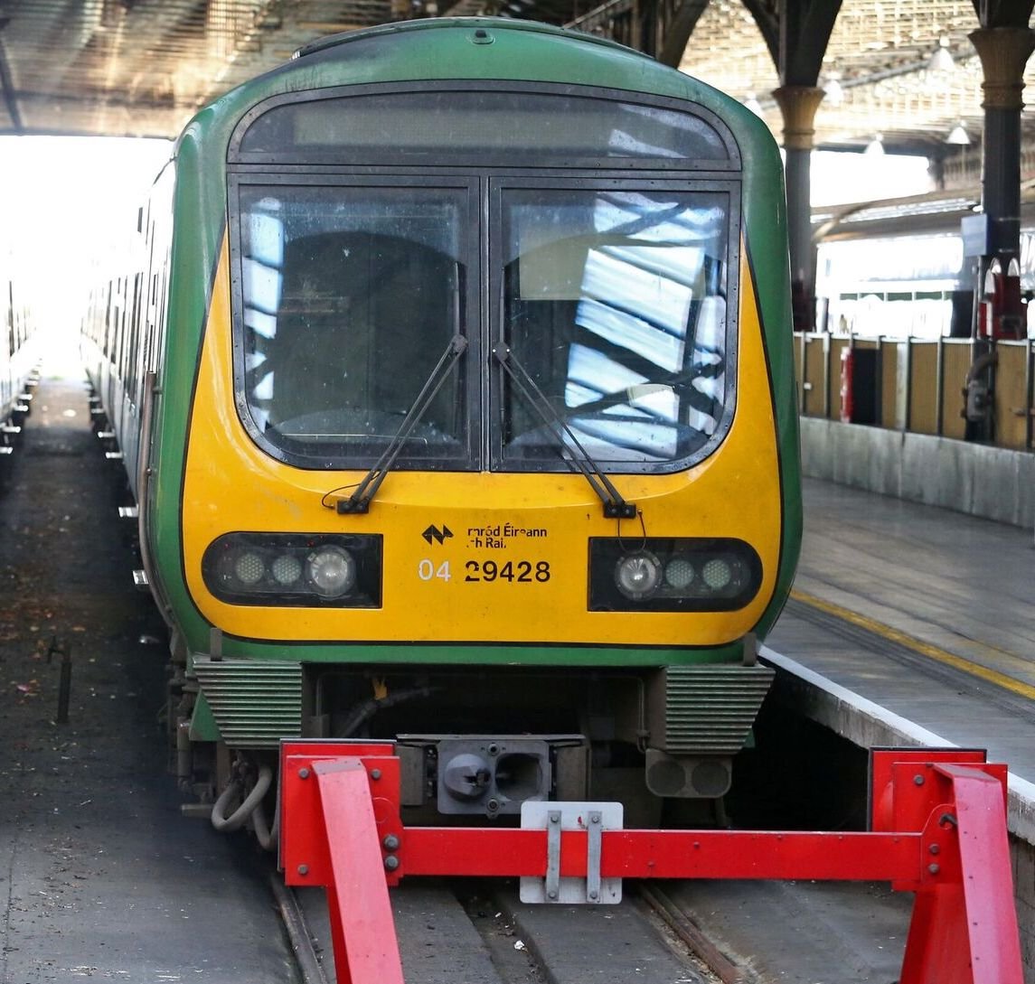 courtsnewsIRL's tweet image. A Workplace Relations Commission (WRC) adjudicator has abandoned a hearing today after deciding it was not “satisfactory” that a defence witness had dialled in from a train.
courtsnewsireland.ie/tribunal-adjud…