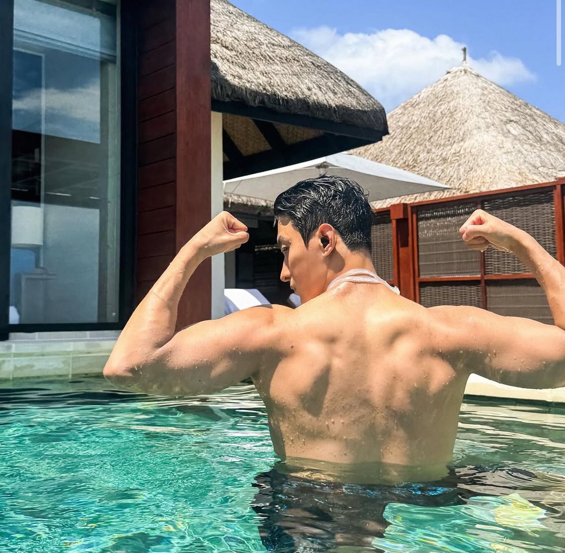 gyunootnoot's tweet image. Never ask a Carat what happened in July