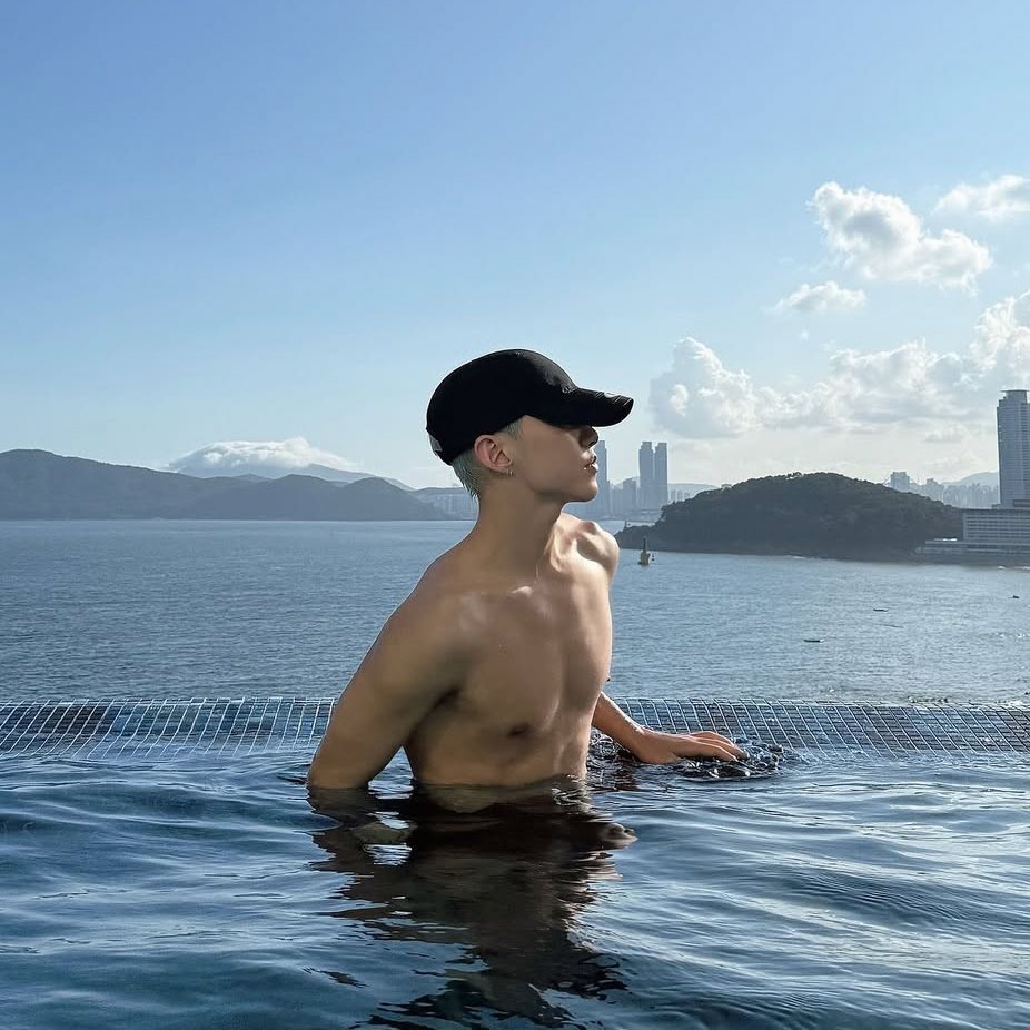 gyunootnoot's tweet image. Never ask a Carat what happened in July