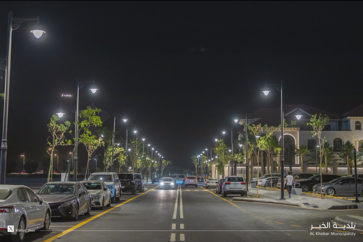 Khobar_mun's tweet image. #بلدية_الخبر
خلال النصف الأول من العام الجاري 2025م انجزنا تطوير وأنسنة 8 شوارع حيوية في الخبر شملت :
🔹 طريق الأمير تركي بطول 3200م
🔹 شارع 22 بحي العقربية بطول 1650م
🔹 شارع 21 بحي العليا بطول 650م
🔹 شارع عبدالقادر المهيدب بحي الروابي بطول 950م
🔹 شارع 18 بحي اليرموك بطول…
