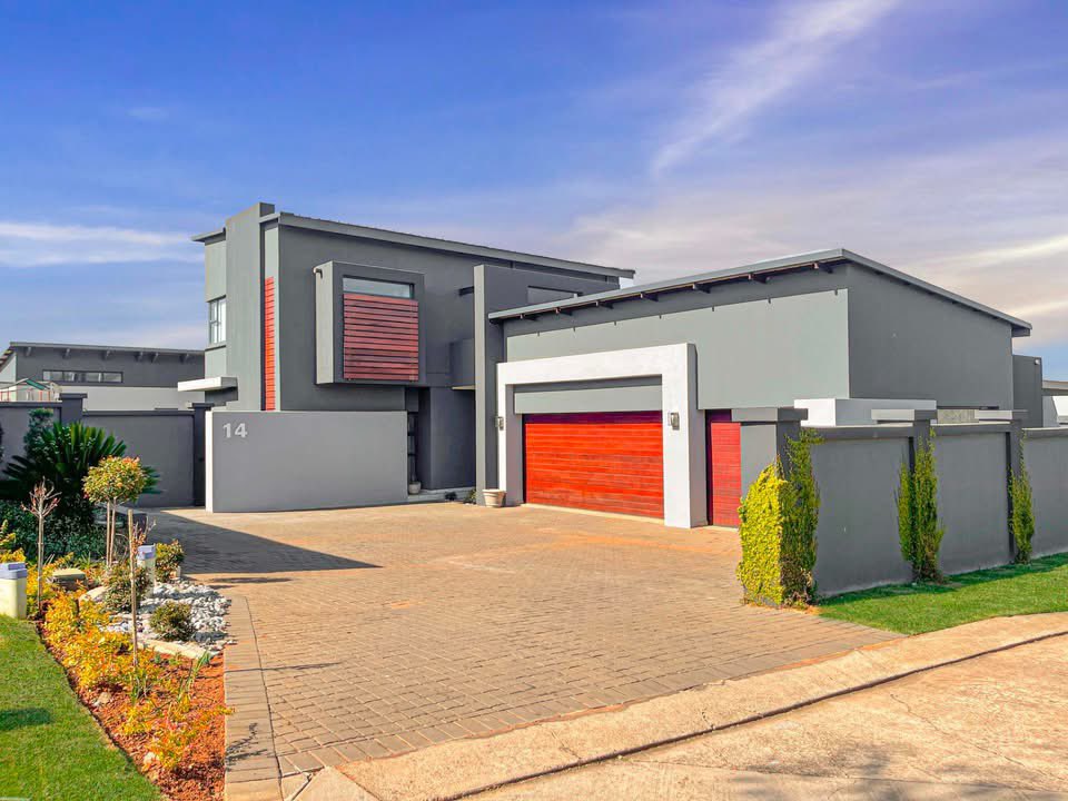 designdeputy's tweet image. 💰: R5,800,000
📍: Midstream Ridge Gem
Bedrooms: 4
Bathrooms: 4
Garages: 3
Erf Size: ± 973.0 m2
Floor Size: ± 412m2
Rates: R 4900 / m
Levies: R 2165 / m
