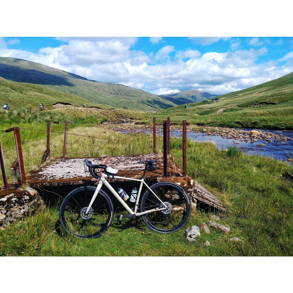 DeadManRunning1's tweet image. Abhainn Ghlas/Loch Lyon Cycle Ride, Trossachs National Park, Scotland, 2025
#cycling #bikeride #gravel #scotland #lochlyon #huntbikewheels #cannondale
