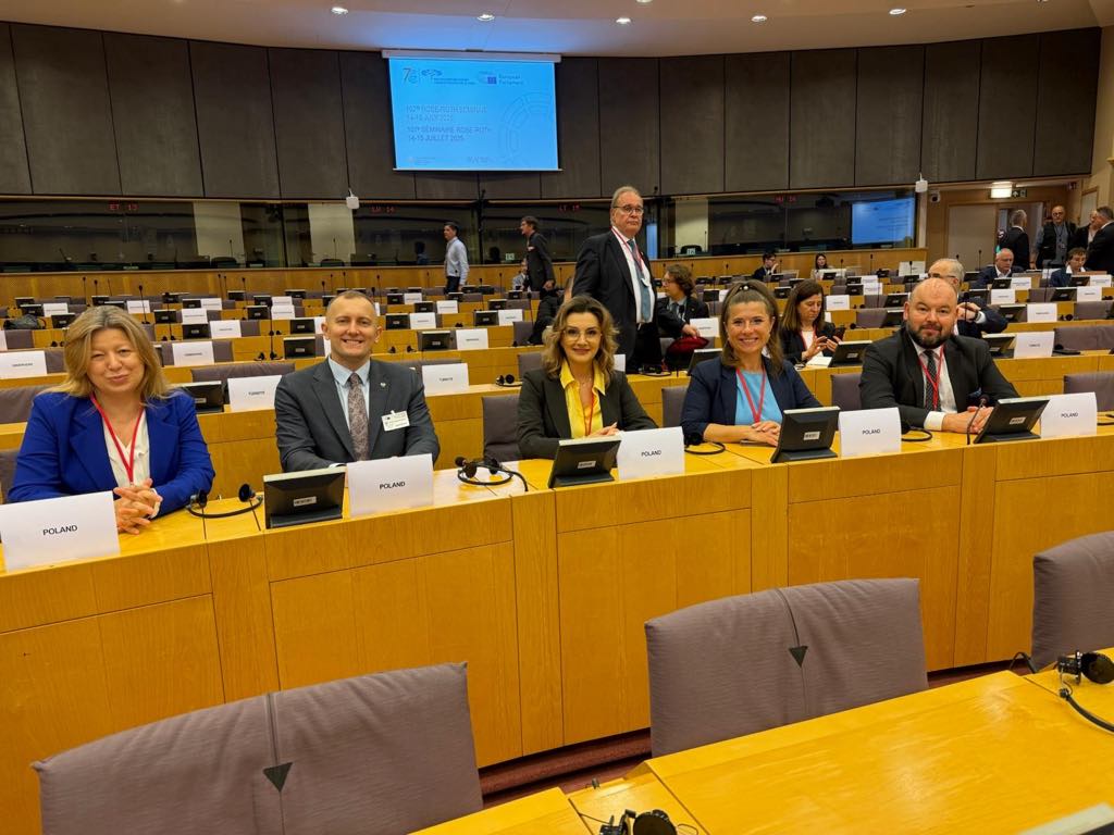 PLParliament's tweet image. 🇵🇱 Polish #Sejm delegation took part in the 1⃣0⃣7⃣th Rose-Roth Seminar of the @natopapress in Brussels (July 14–15), focused on EU-NATO cooperation.
The discussions under the theme "EU-NATO Cooperation: Essential Partnership and Democratic Resilience" brought together high-level…
