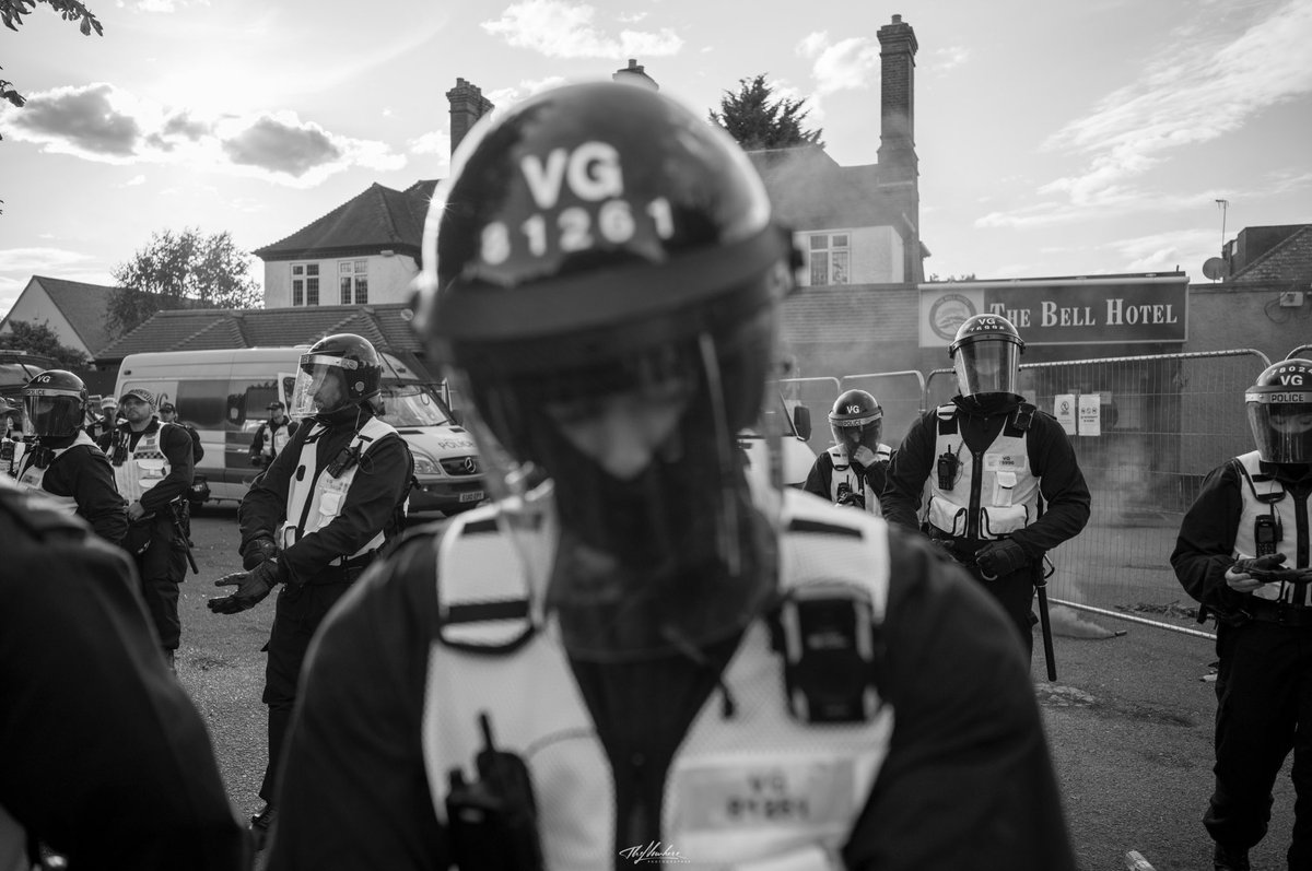 thenowherephoto's tweet image. Epping migrant hotel protest
20th July 2025
Police watch over the Epping migrant hotel while demonstration occurred outside
#eppingprotest #epping #migranthotel #protest