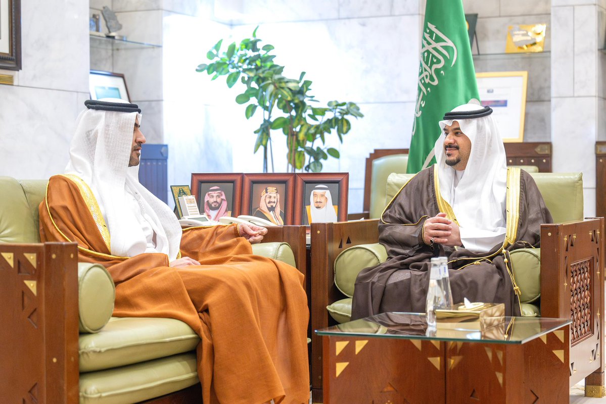 emara_alriyadh's tweet image. سمو نائب أمير منطقة #الرياض يستقبل سفير دولة الإمارات لدى المملكة.
spa.gov.sa/N2364452
#إمارة_الرياض