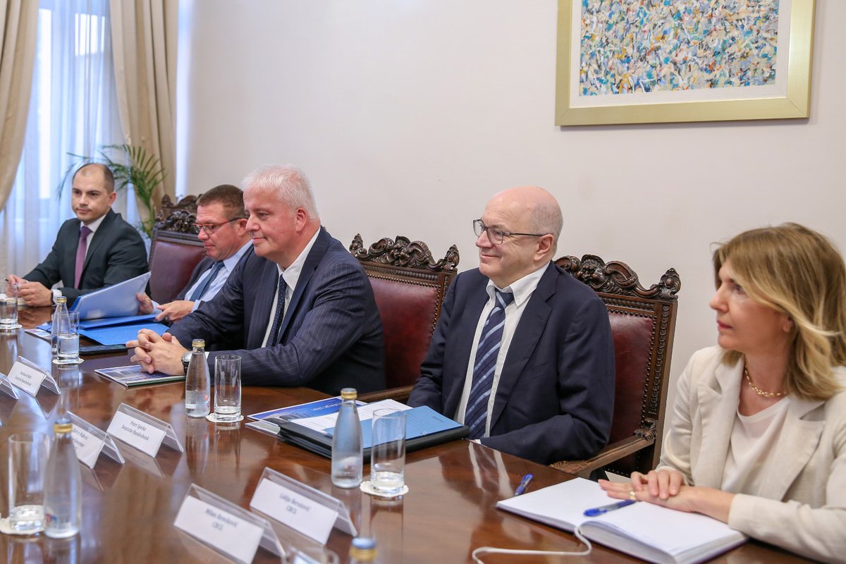 Centralna banka Crne Gore (@centralnabanka) on Twitter photo 🤝 Bilateralna saradnja #CBCG i @Bundesbank predstavlja primjer uspješnog partnerstva zasnovanog na povjerenju i zajedničkim evropskim ciljevima, zaključeno je na sastanku guvernerke CBCG <a href="/IrenaRadovicMNE/">Irena Radovic</a> sa članom Izvršnog odbora 🇩🇪 Njemačke savezne banke Burkhartom Balcom 🤝 Bilateralna saradnja #CBCG i @Bundesbank predstavlja primjer uspješnog partnerstva zasnovanog na povjerenju i zajedničkim evropskim ciljevima, zaključeno je na sastanku guvernerke CBCG <a href="/IrenaRadovicMNE/">Irena Radovic</a> sa članom Izvršnog odbora 🇩🇪 Njemačke savezne banke Burkhartom Balcom