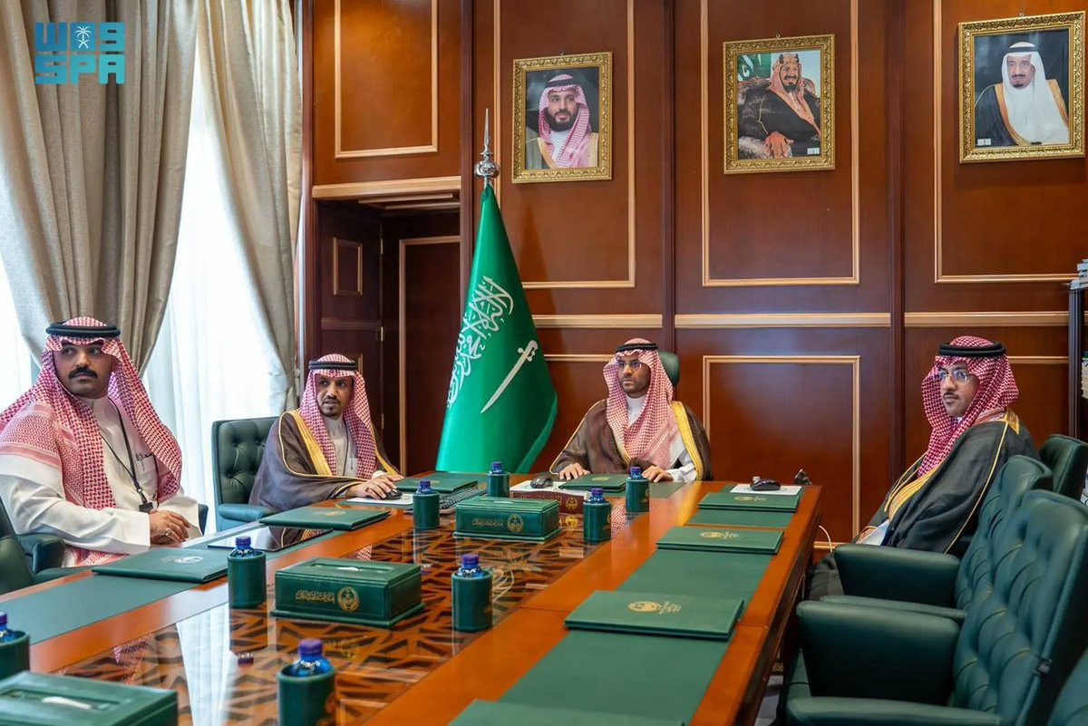SPAregions's tweet photo. نائب أمير حائل يستقبل مدير فرع البريد السعودي بالمنطقة.
https://t.co/DUtPO2Tw2I
#واس_عام https://t.co/WWQqvy9ypS