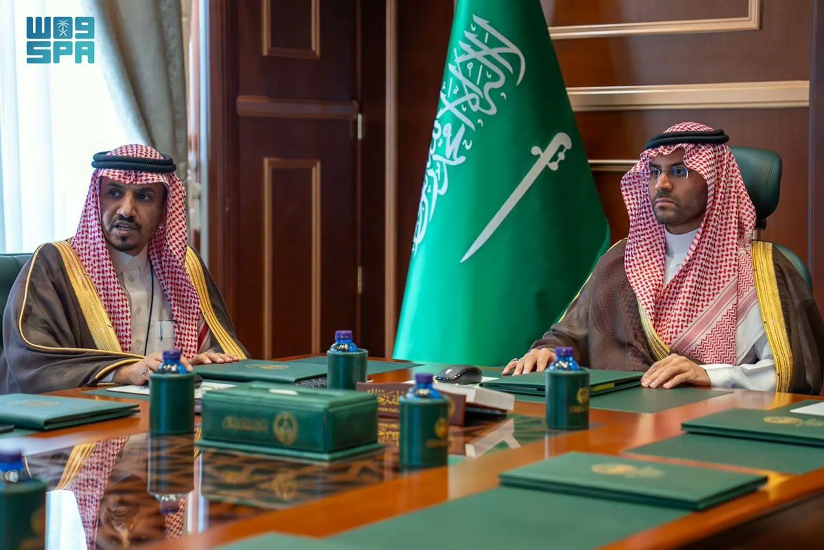 SPAregions's tweet photo. نائب أمير حائل يستقبل مدير فرع البريد السعودي بالمنطقة.
https://t.co/DUtPO2Tw2I
#واس_عام https://t.co/WWQqvy9ypS