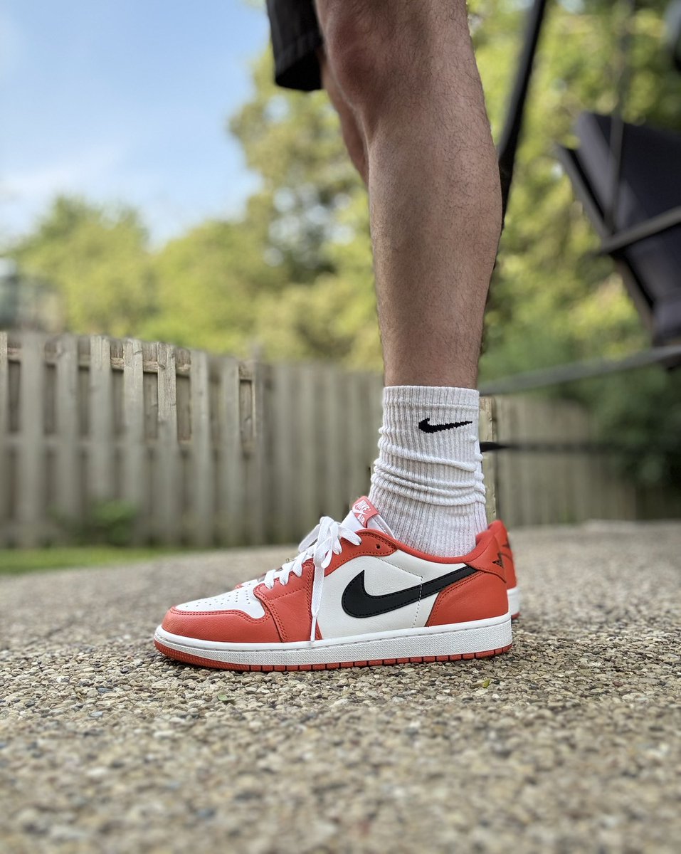 #kotd #yoursneakersaredope #MyFlyJuly <a href="/Jumpman23/">Jordan</a> <a href="/waterwhendry_/">water when dry™</a> Happy Monday! Have a great day, be kind and be safe!! ✌🏻🧡🧡