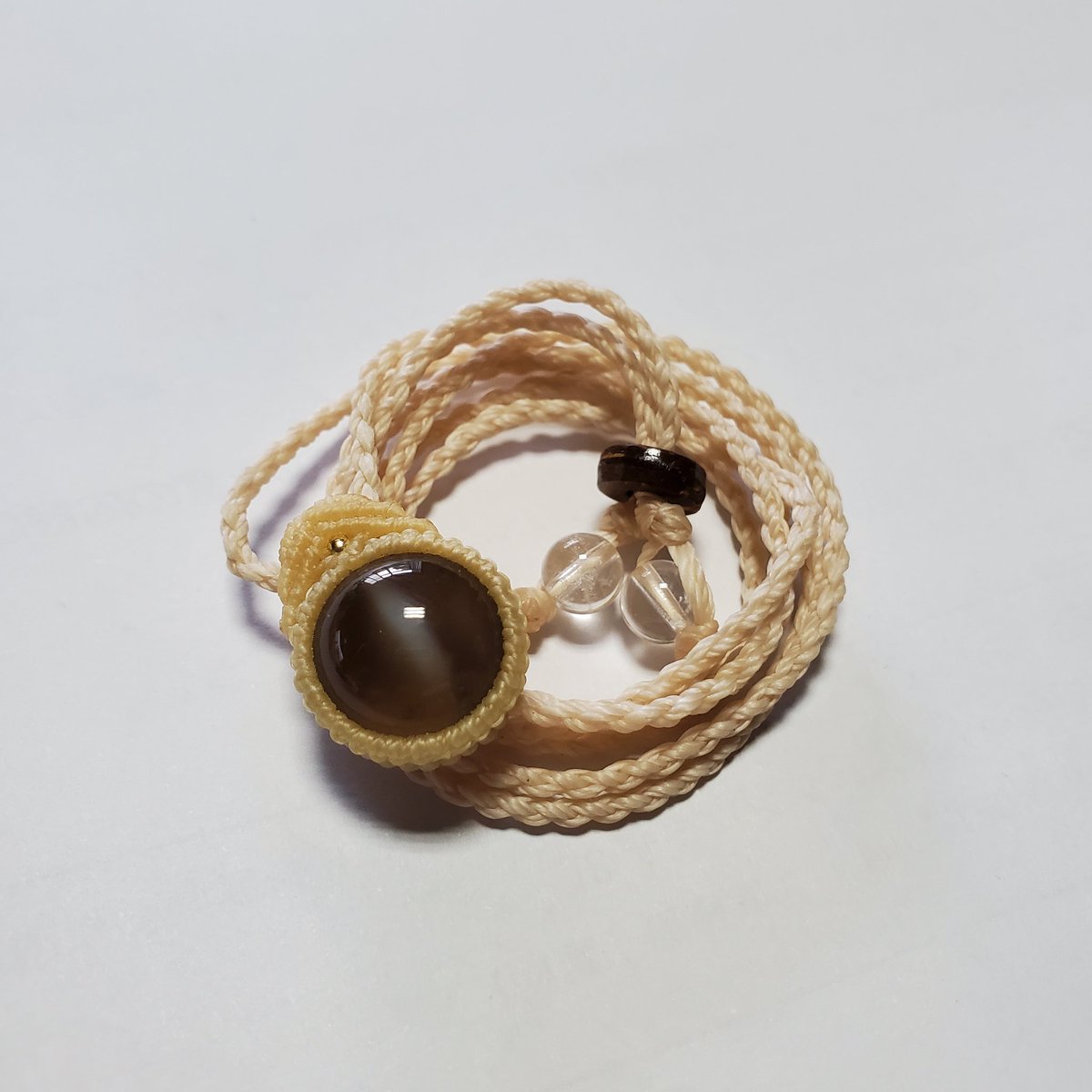 長岡キューソンミネラルショー戦利品その1
月のかけら<a href="/morfstrip/">月のかけら</a>さんにて
スモーキーシトリンマクラメペンダント
お目様がよき
スターもよいけどね

あのオパールが…（じゅるじゅる