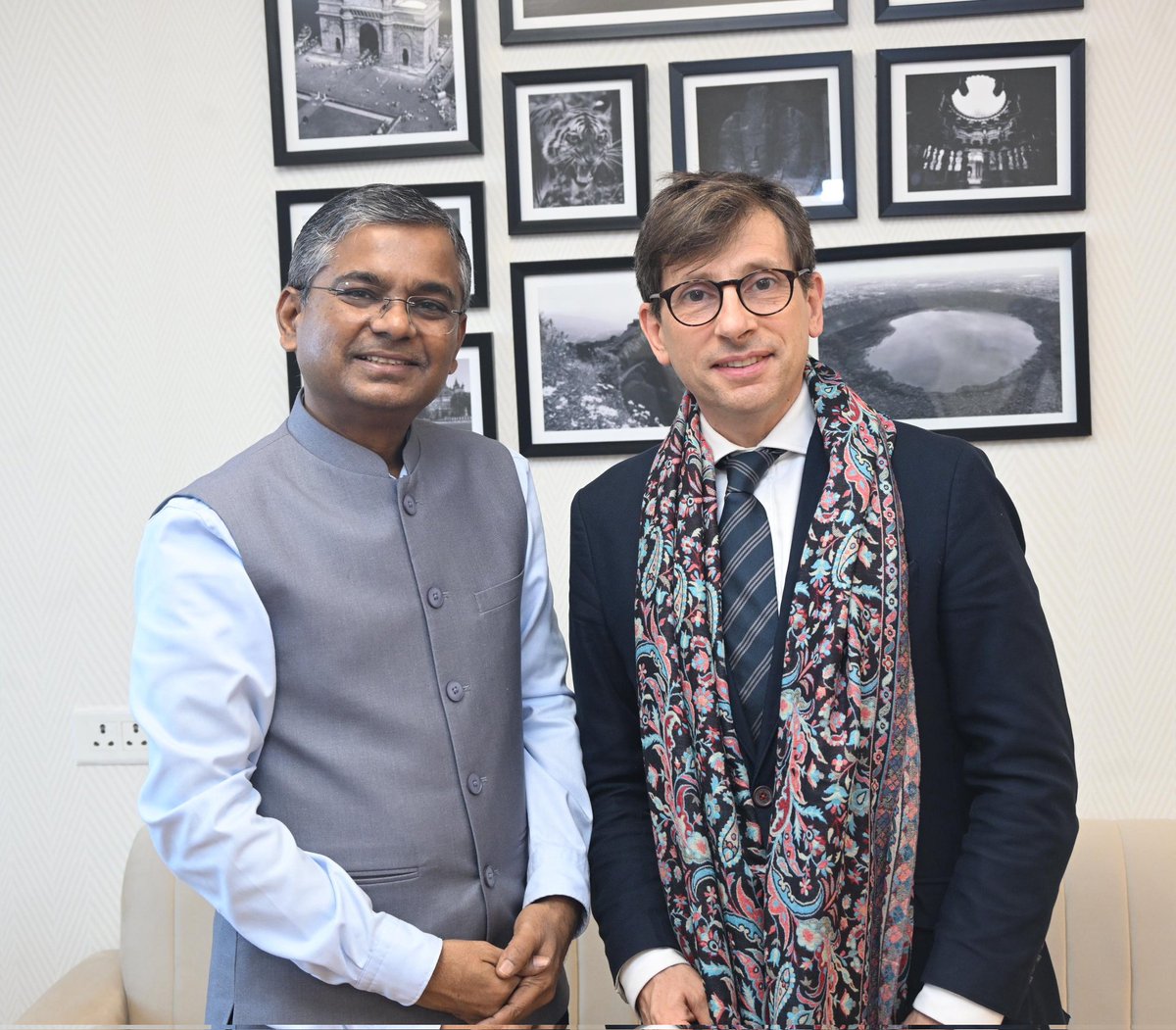 Jean-Marc Sere-Charlet (@serecharlet) on Twitter photo Called on Shri Vikas Kharage <a href="/vikaskharage/">Vikas Kharage, IAS (विकास खारगे)</a>, Additional Chief Secretary. Strengthening institutional ties & exploring opportunities for 🇫🇷France & 🇮🇳Maharashtra. Congratulations on the UNESCO World Heritage status for the 12 forts of Chhatrapati Shivaji Maharaj. <a href="/CMOMaharashtra/">CMO Maharashtra</a> Called on Shri Vikas Kharage <a href="/vikaskharage/">Vikas Kharage, IAS (विकास खारगे)</a>, Additional Chief Secretary. Strengthening institutional ties & exploring opportunities for 🇫🇷France & 🇮🇳Maharashtra. Congratulations on the UNESCO World Heritage status for the 12 forts of Chhatrapati Shivaji Maharaj. <a href="/CMOMaharashtra/">CMO Maharashtra</a>