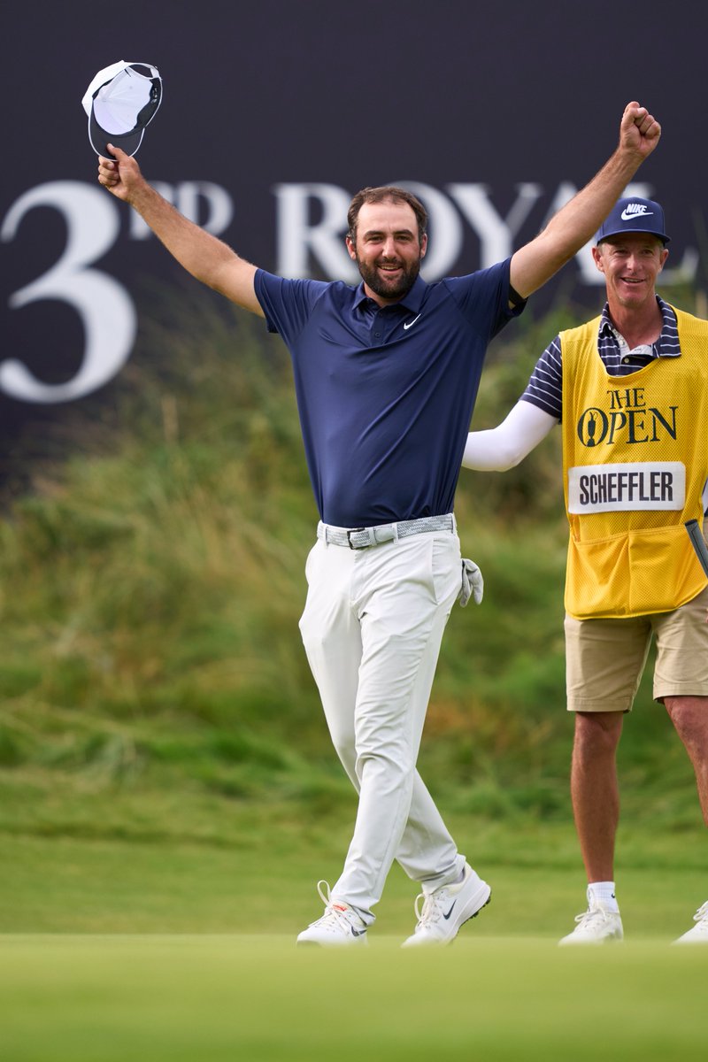 Wait... did they photoshop Scottie's hairline? 👀