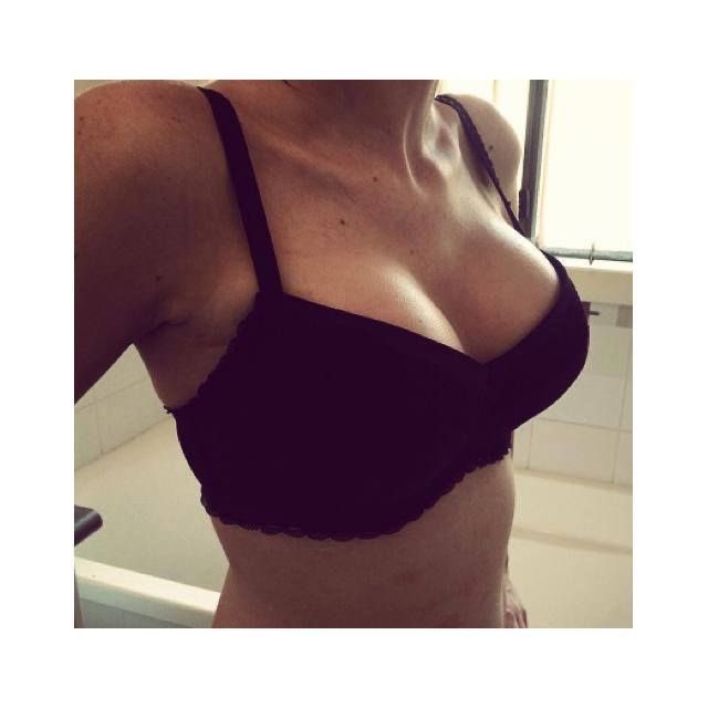Iamtutinz_'s tweet image. Breasts                                               Or            Buttocks