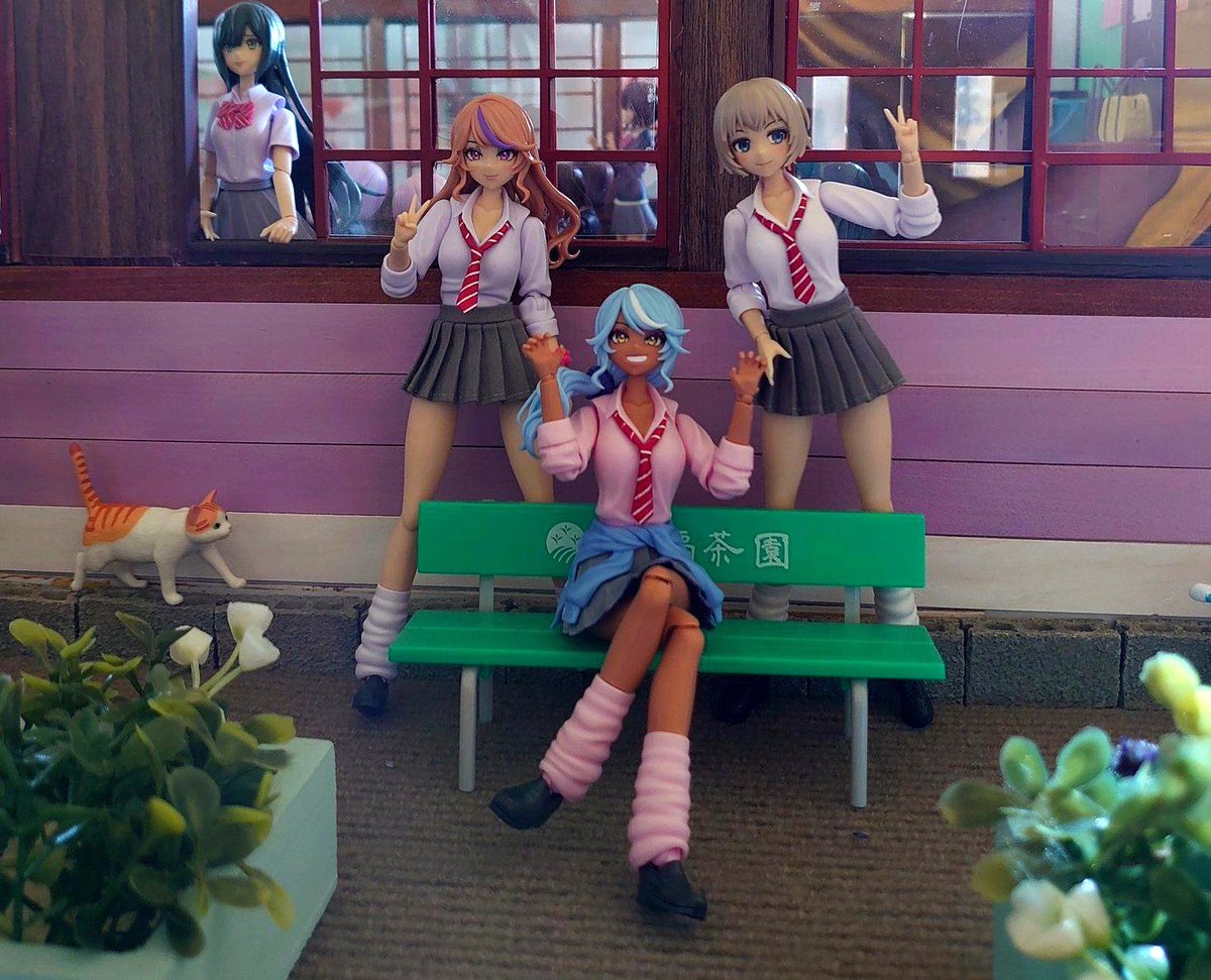 sawapan365's tweet image. 不備があったので再度上げさせて頂きました
#いろしか夏の陣
同じスタイルじゃ面白くなかったので先日いろしかさんで購入した@放課後リボル部さんのスカートを立っている二人に履かせてみました
あとネクタイをスクールカラーに合わせ、日常スナップ写真風にあえてトリミングしてません(笑)