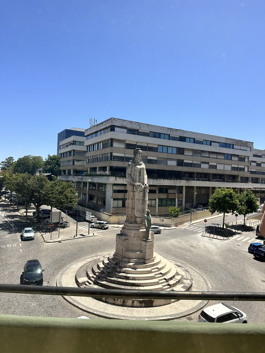 sarahookr's tweet image. In Lisbon this week to speak at the Lisbon Machine Learning summer school.
Just landed — and despite the heat had to get a bowl of caldo verde.
Looking forward to catching up with friends old and new 🔥✨