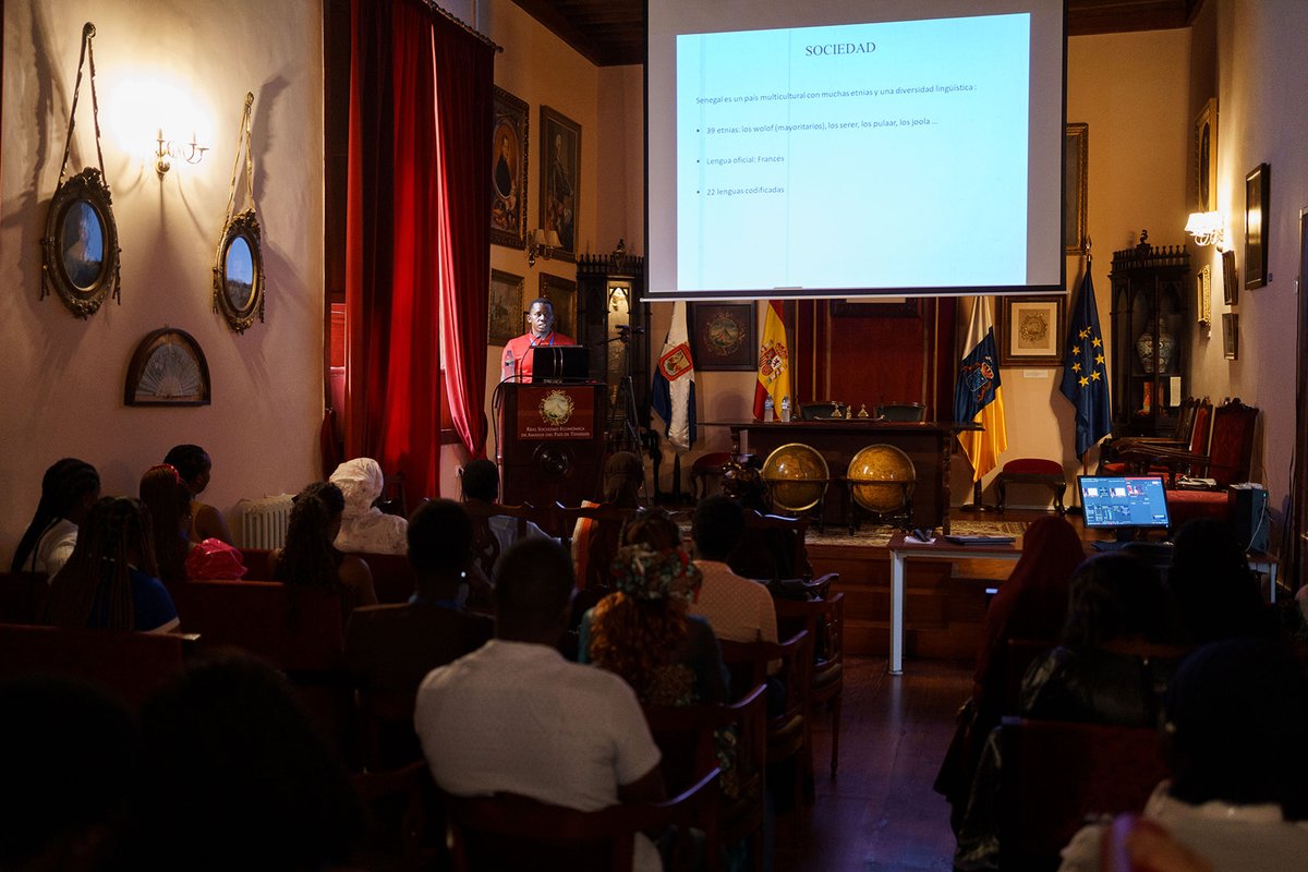 CampusÁFRICA (@campusafricaorg) on Twitter photo ▪️SEMINARIO DE MAÑANA
Aspectos socio-culturales de Senegal
Estudiantes de la Universidad Gaston Berger (UGB, Saint Louis, Senegal)
Aspectos socio-culturales de Cabo Verde
Danilo Djassi Furtado, doctorando ULL
<a href="/ULL/">Universidad de La Laguna</a>
@cabildotenerife
<a href="/CinfaSalud/">Cinfa Salud</a>
<a href="/aytolalaguna_es/">Ayuntamiento de La Laguna</a>
<a href="/PresiCan/">Presidencia GobCan</a> ▪️SEMINARIO DE MAÑANA
Aspectos socio-culturales de Senegal
Estudiantes de la Universidad Gaston Berger (UGB, Saint Louis, Senegal)
Aspectos socio-culturales de Cabo Verde
Danilo Djassi Furtado, doctorando ULL
<a href="/ULL/">Universidad de La Laguna</a>
@cabildotenerife
<a href="/CinfaSalud/">Cinfa Salud</a>
<a href="/aytolalaguna_es/">Ayuntamiento de La Laguna</a>
<a href="/PresiCan/">Presidencia GobCan</a>