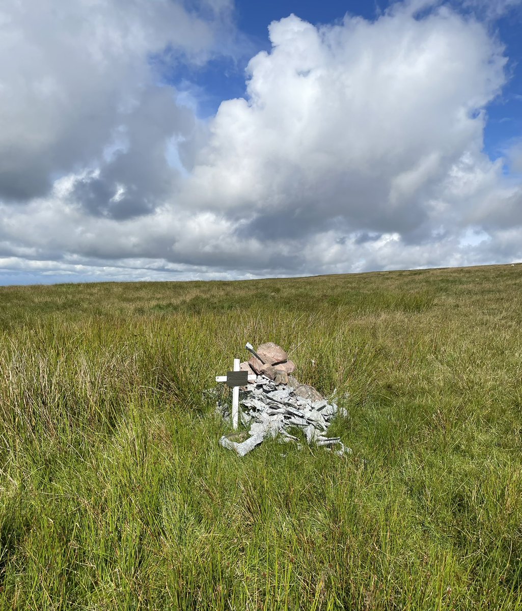 blueskyfirefly1's tweet image. Craig Fan Ddu mountain spitfire crash site🏴The Supermarine Spitfire X4588, piloted by Sergeant Donald Perry Carruthers of the Royal Canadian Air Force, crashed on the summit of Graig Fan Ddu in the Brecon Beacons on May 23, 1942, during a formation flying exercise 🇨🇦RIP sarge🫡