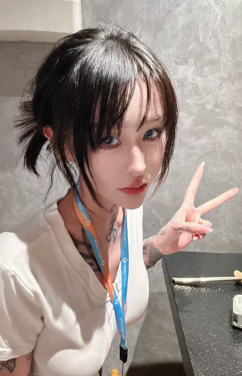 @Sexytoxiaoshu 说 我是不是你的黄月光 https://t.co/7RqO6RsTua