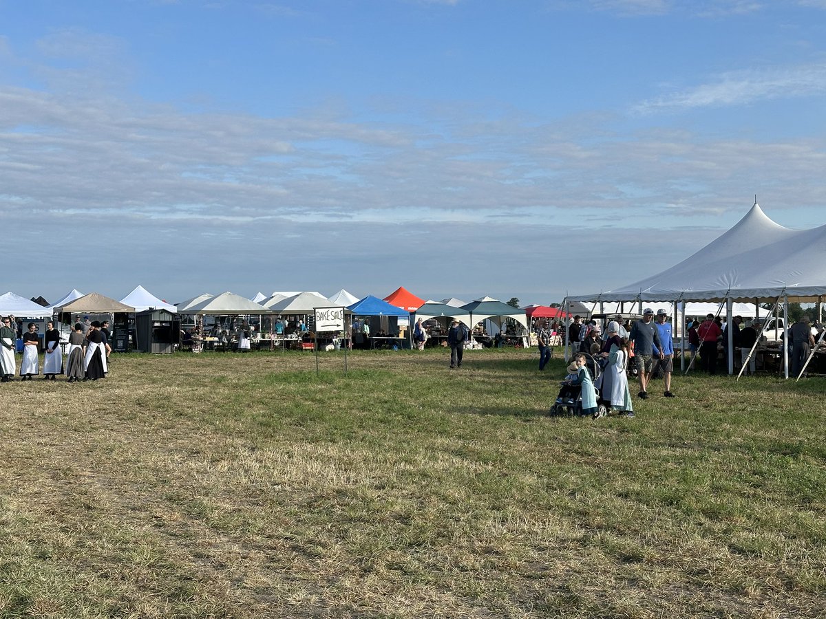 SenatorRobBlack's tweet image. The 28th annual Amish School Fundraising Auction was held on Saturday, July 19, near Milverton, ON. Thousands of people turned out, gathering around 15+ auction rings and engaging with vendors of all kinds! The weather was perfect! It’s always a good day, rain or shine and I came…