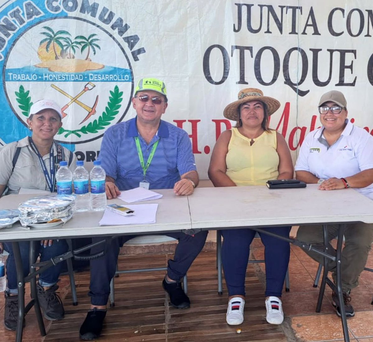 IMA_Pma's tweet image. El IMA participó en una gira técnica coordinada por el despacho de la primera dama en las islas de Otoque Oriente y Otoque Occidente.
La iniciativa “Transformando la biocomunidad” tuvo como objetivo identificar los programas a implementar en estas comunidades.
#ConPasoFirme
