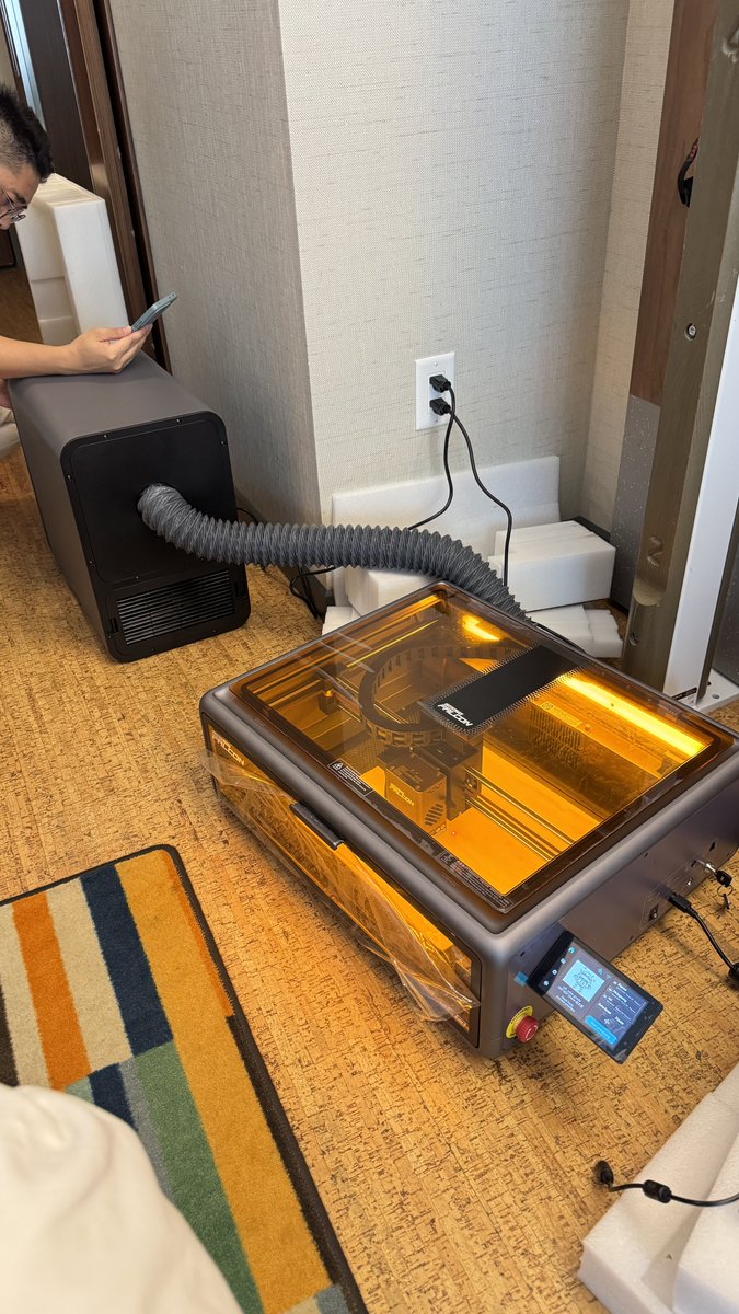 SharkWitLasers's tweet image. Had a fun time in NYC with my friends from @CrealityFalcon 🥰🥰
#laserEngraving #lasercutting