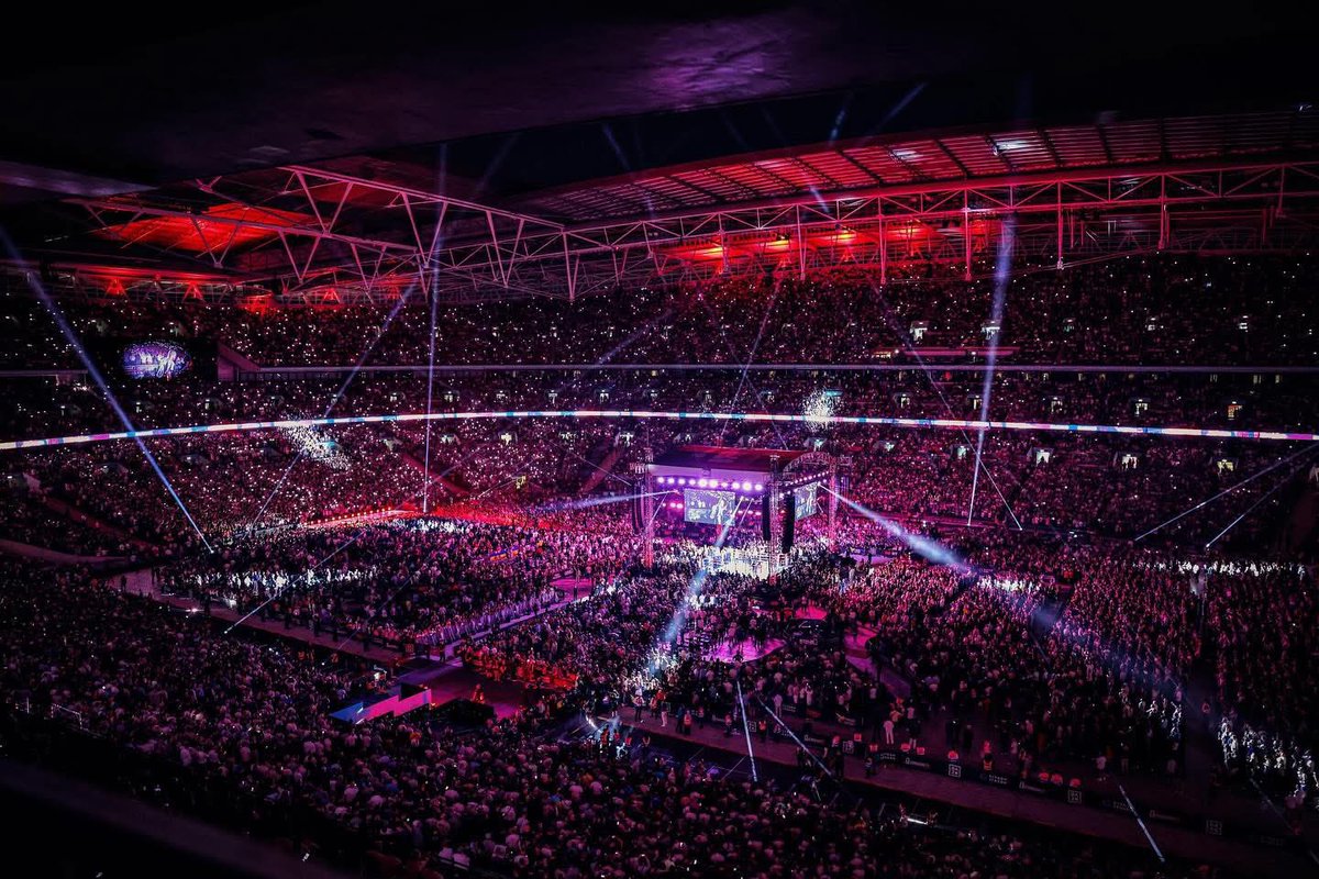 Leeeaton88's tweet image. Wasn’t such a bad idea in the end going to Wembley 😆🕺 #UsykDubois