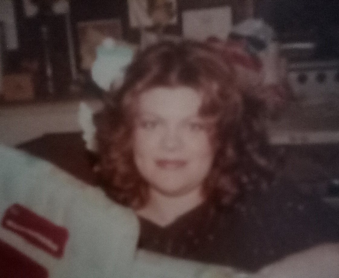 HopeBarbaraAnne's tweet image. Awake since 3:30 am after a bad dream. Basement of my childhood home, a wild animal (big cat) was entering through the back storm door. Heads was with me and I pushed her ahead of me toward the stairs up to the house. "Mom, you can't fight it off with that!" pointing at the old…