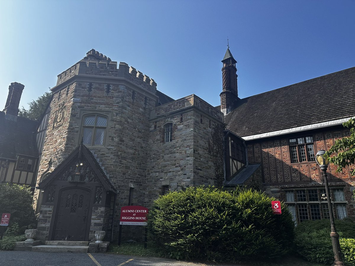 neuroimmune_usp's tweet image. What a beautiful place for a grant writing retreat!!! The Higgins House at WPI!