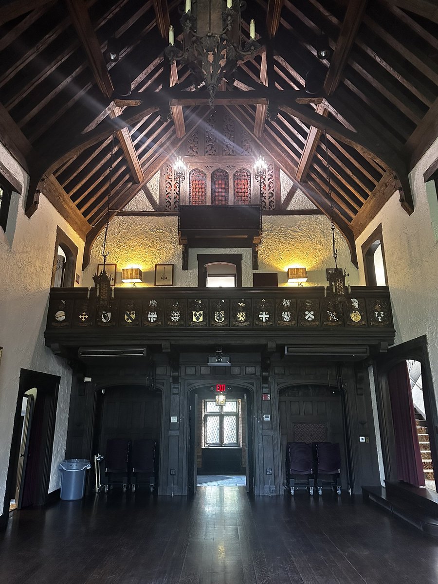 neuroimmune_usp's tweet image. What a beautiful place for a grant writing retreat!!! The Higgins House at WPI!