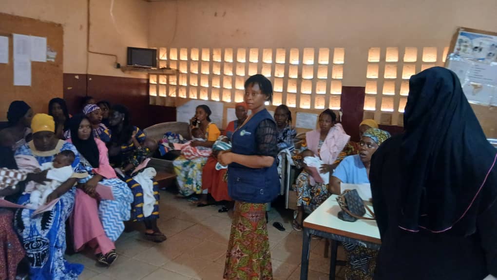 Sevguinee's tweet image. Sensibilisation sur le dépistage gratuit au centre de santé Daloba Sékou à Kankan. Cette sensibilisation s'est tenue dans le cadre de la mise en œuvre du projet d’accompagnement psychosocial des femmes enceintes du dispositif SOFIA, financé par @EF_LINITIATIVE