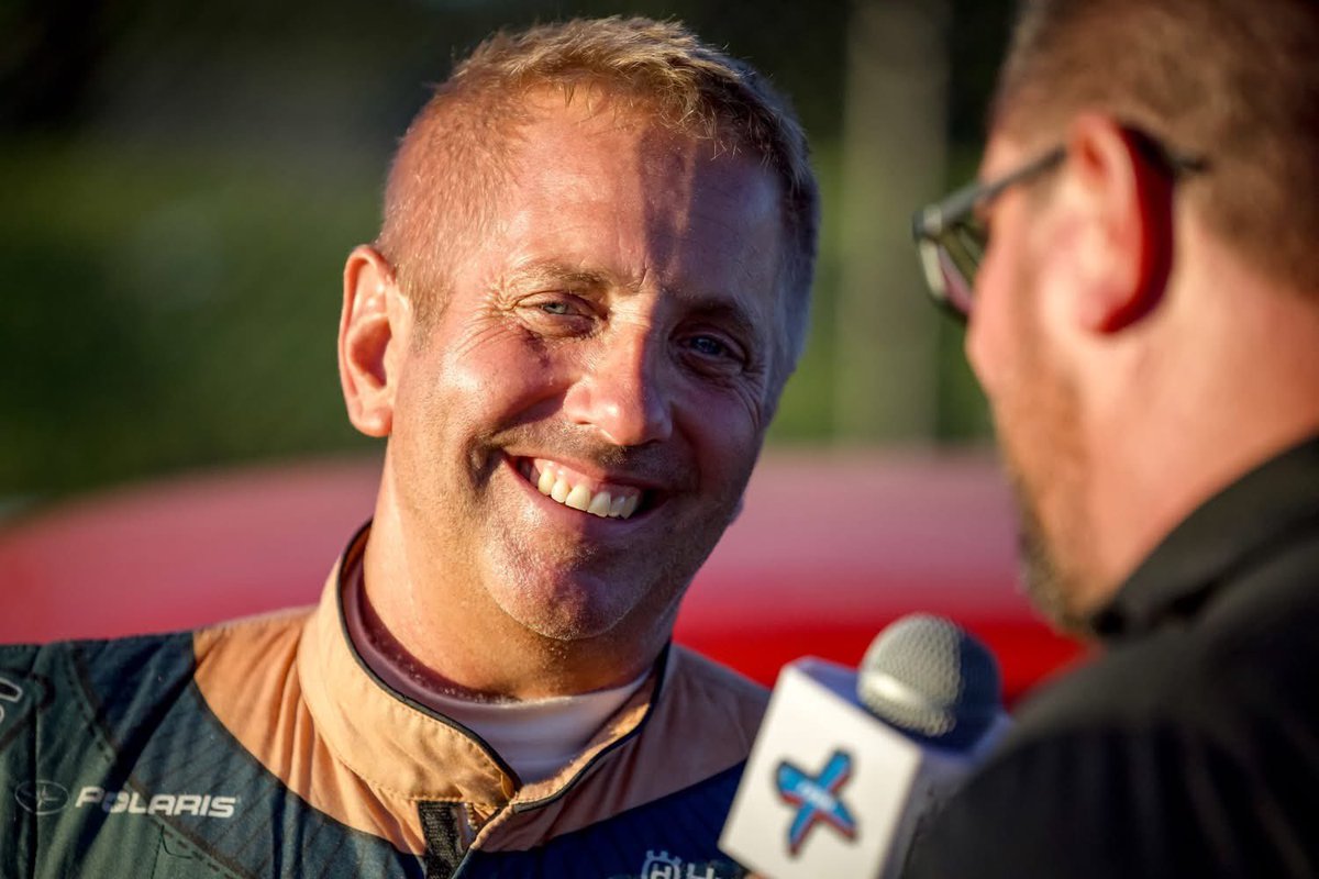 AnnouncerJake's tweet image. What an awesome weekend @StaffordSpeedwy for #CleetusMcFarland & The #NewEngland900! So thankful for the chance to call these events & to work alongside @LarryMac28 in the booth! Congrats to @RyanPreece_ on the π.Epic battle between he & @gbiffle in the closing laps! π€ππ¦
πΊπΈ