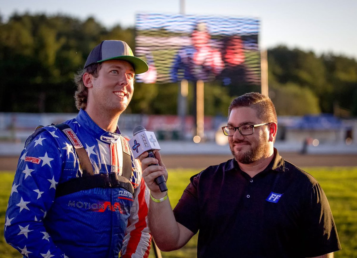 AnnouncerJake's tweet image. What an awesome weekend @StaffordSpeedwy for #CleetusMcFarland & The #NewEngland900! So thankful for the chance to call these events & to work alongside @LarryMac28 in the booth! Congrats to @RyanPreece_ on the π.Epic battle between he & @gbiffle in the closing laps! π€ππ¦
πΊπΈ