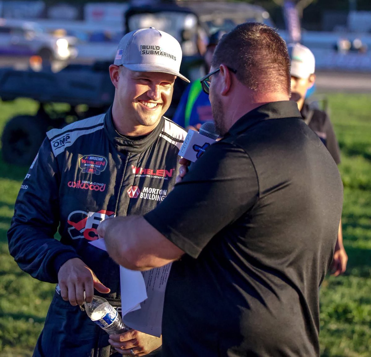 AnnouncerJake's tweet image. What an awesome weekend @StaffordSpeedwy for #CleetusMcFarland & The #NewEngland900! So thankful for the chance to call these events & to work alongside @LarryMac28 in the booth! Congrats to @RyanPreece_ on the π.Epic battle between he & @gbiffle in the closing laps! π€ππ¦
πΊπΈ