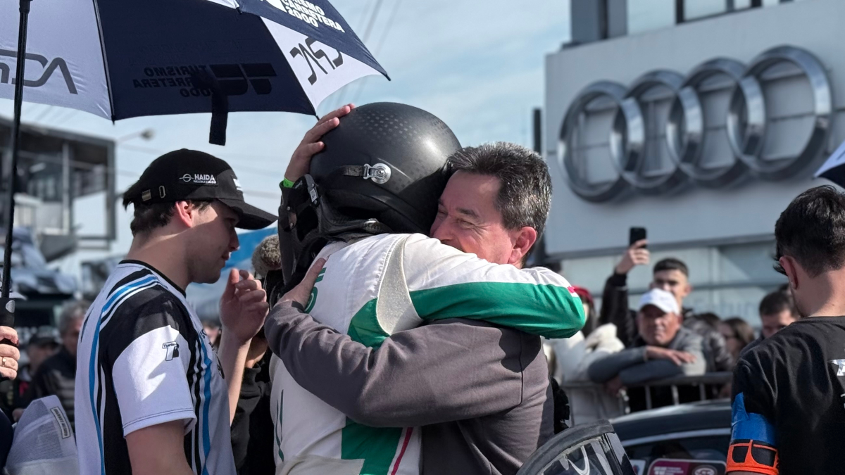 acpacturcar2000 (@acpacturcar2000) on Twitter photo Felicità è tenersi per mano, andare lontano 🎶
La felicità è il tuo sguardo innocente in mezzo alla gente 🎶
📸 <a href="/agenciava/">Agencia VA</a> Felicità è tenersi per mano, andare lontano 🎶
La felicità è il tuo sguardo innocente in mezzo alla gente 🎶
📸 <a href="/agenciava/">Agencia VA</a>