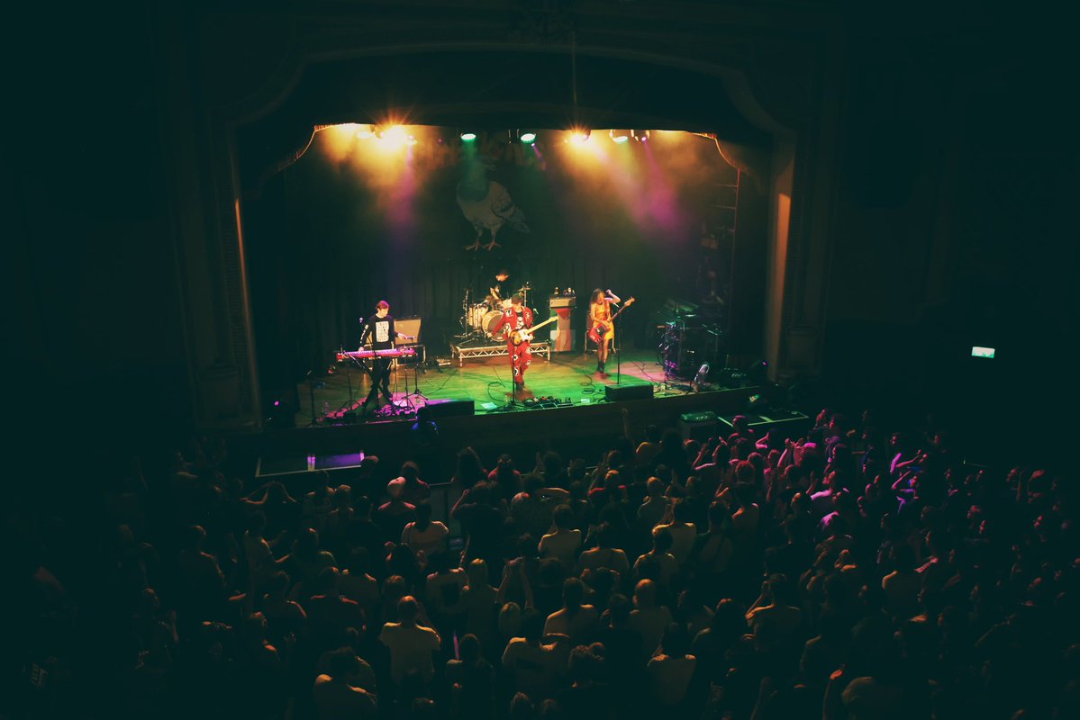 cheekfaceREAL's tweet image. closed out this year’s headliners with the biggest cheekface gig ever last night in London, sold out 850 ppl for us and Martha and Fresh at Islington Assembly. thank you thank you thank you.  

📸 sonny malhotra