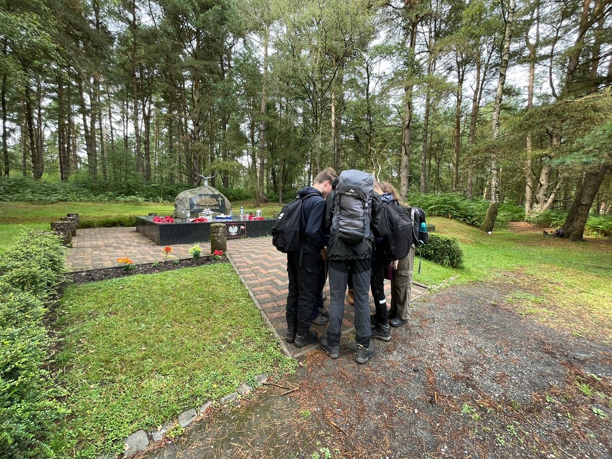 MrRyanPhillips's tweet image. Brilliant day yesterday with cadets and volunteers from #Dawley Sqn & @CosfordCadets on a Bronze @DofE Walk & Talk.
DofE with the @AirCadets is often cheaper than school or private routes - and registration is reimbursed by the @AirCadetCharity once cadets complete their award!